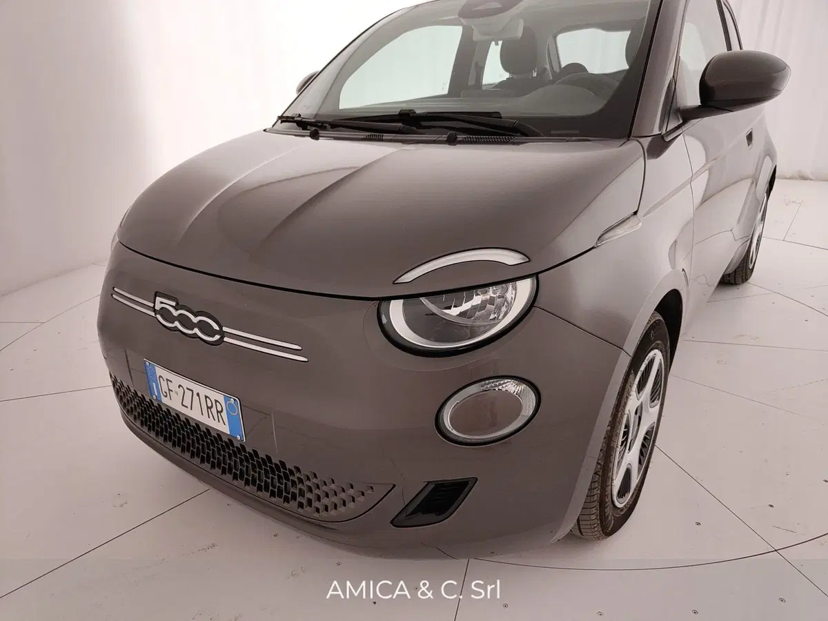 Fiat 500e Cabrio usata a Caserta (14)