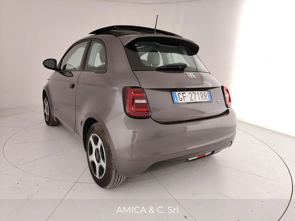 Fiat 500e Cabrio usata a Caserta (9)