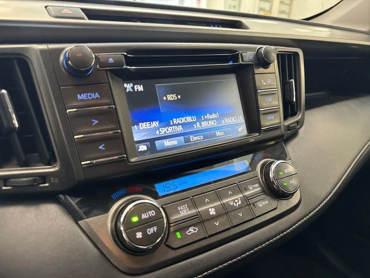 Toyota Rav4 usata a Prato (14)