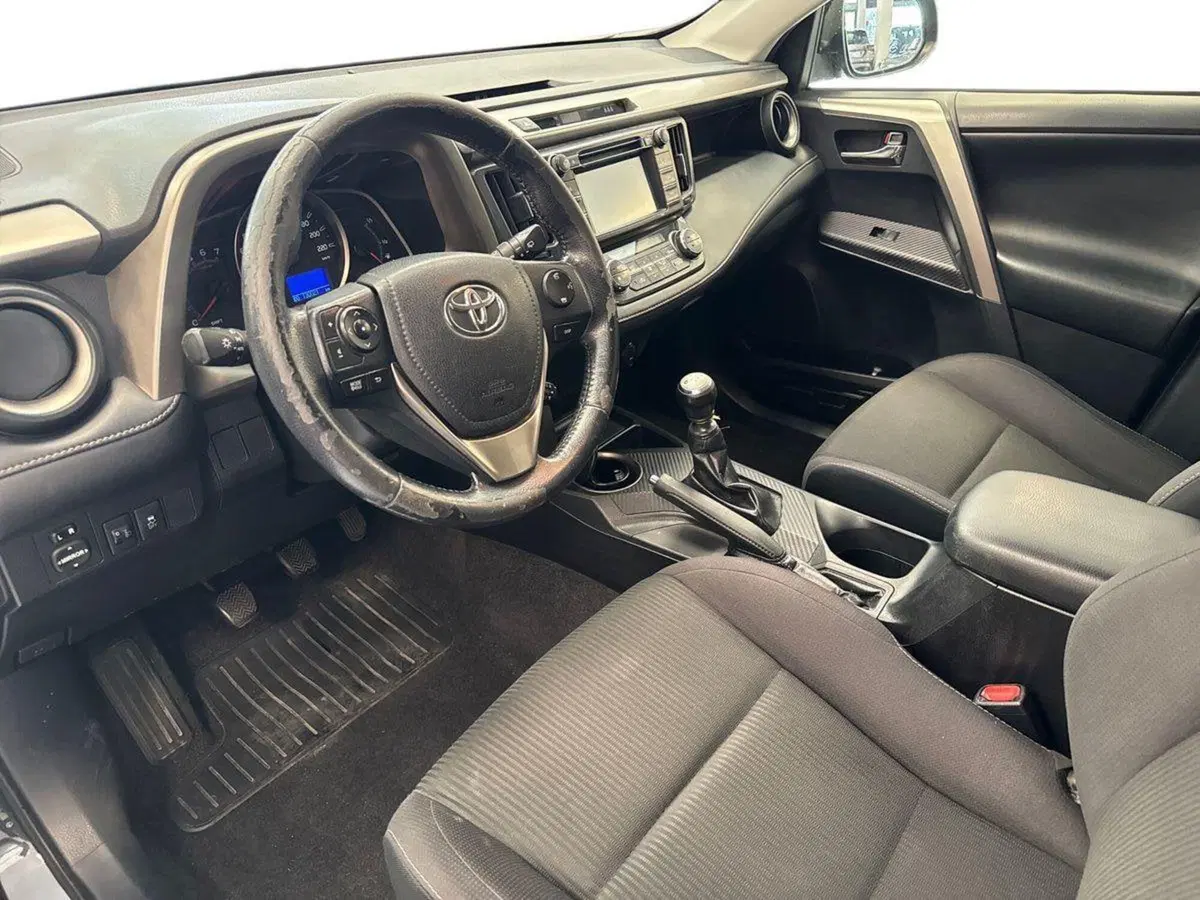 Toyota Rav4 usata a Prato (8)