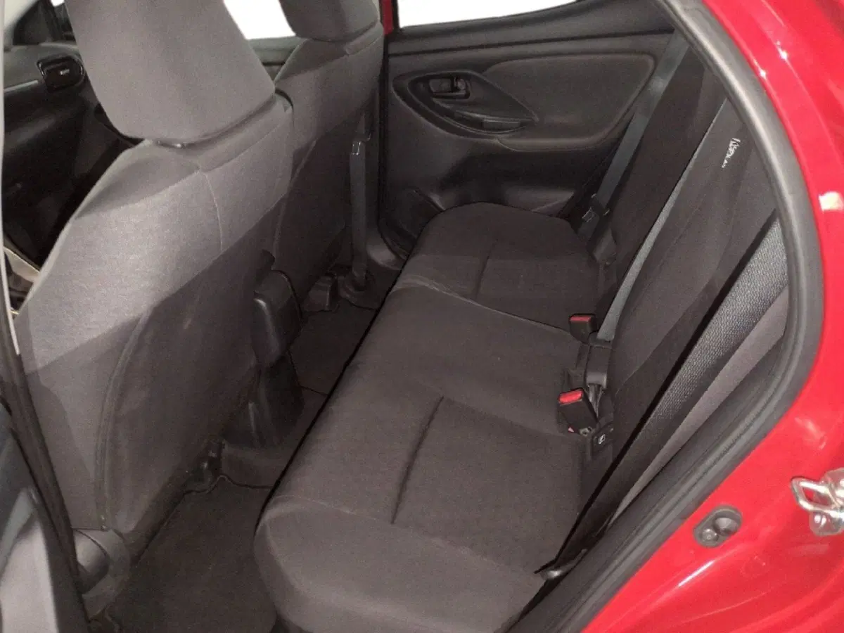 Toyota Yaris usata a Milano (12)