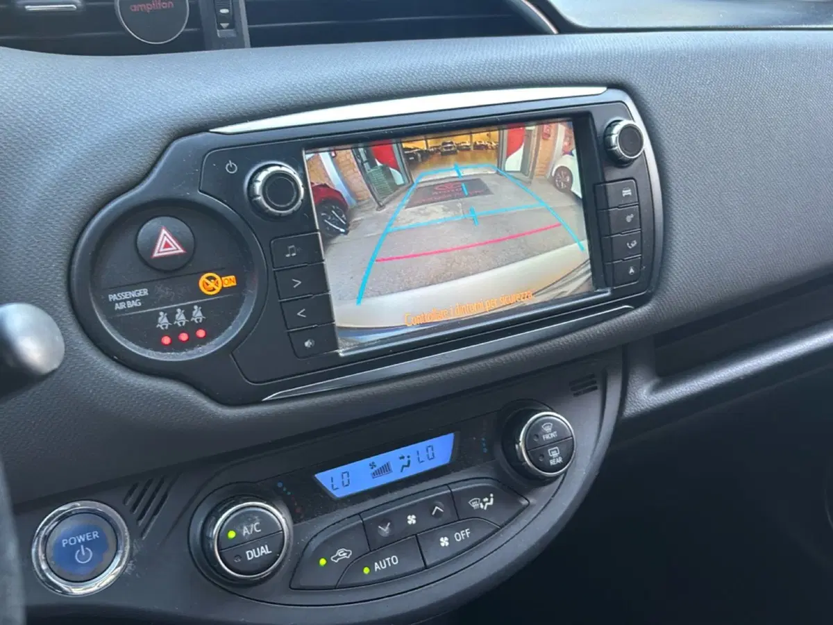Toyota Yaris usata a Bologna (12)