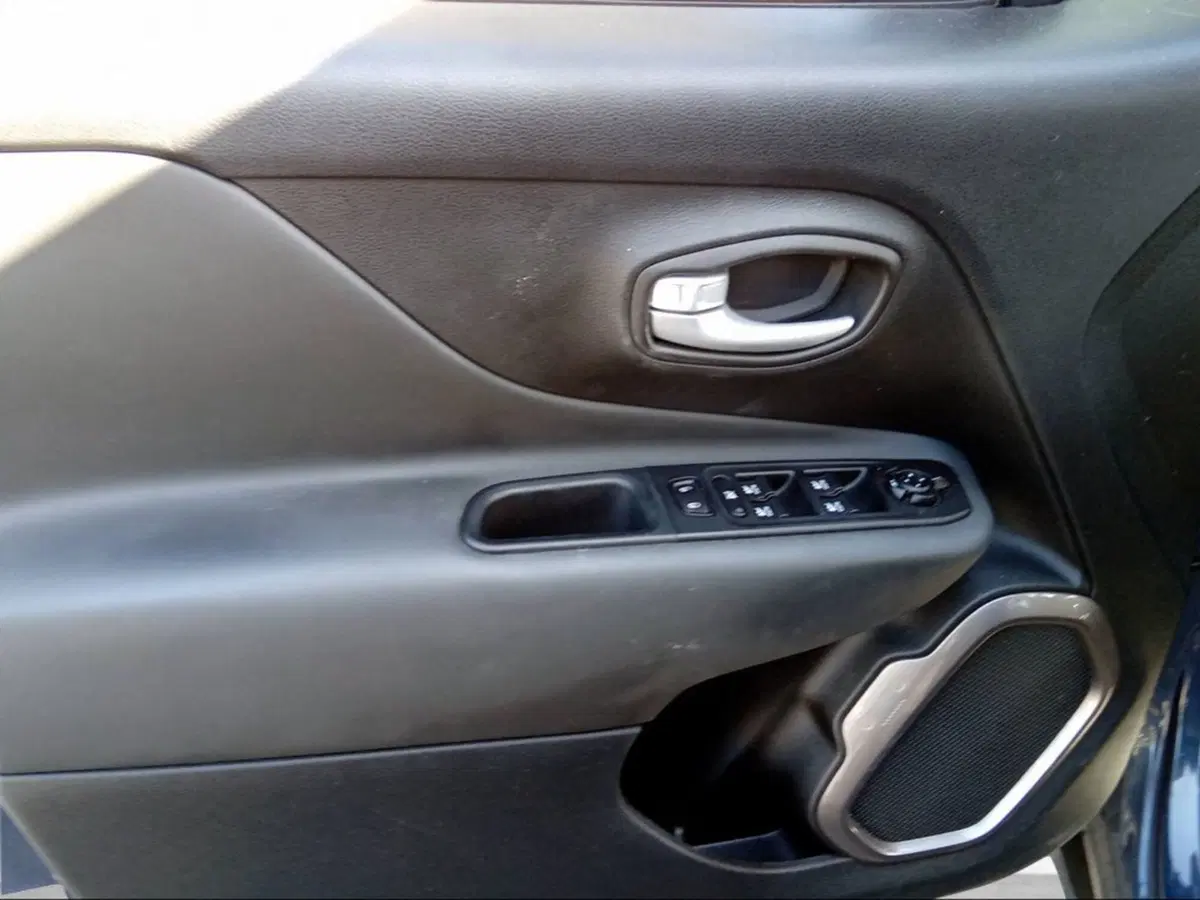 Jeep Renegade usata a Firenze (17)