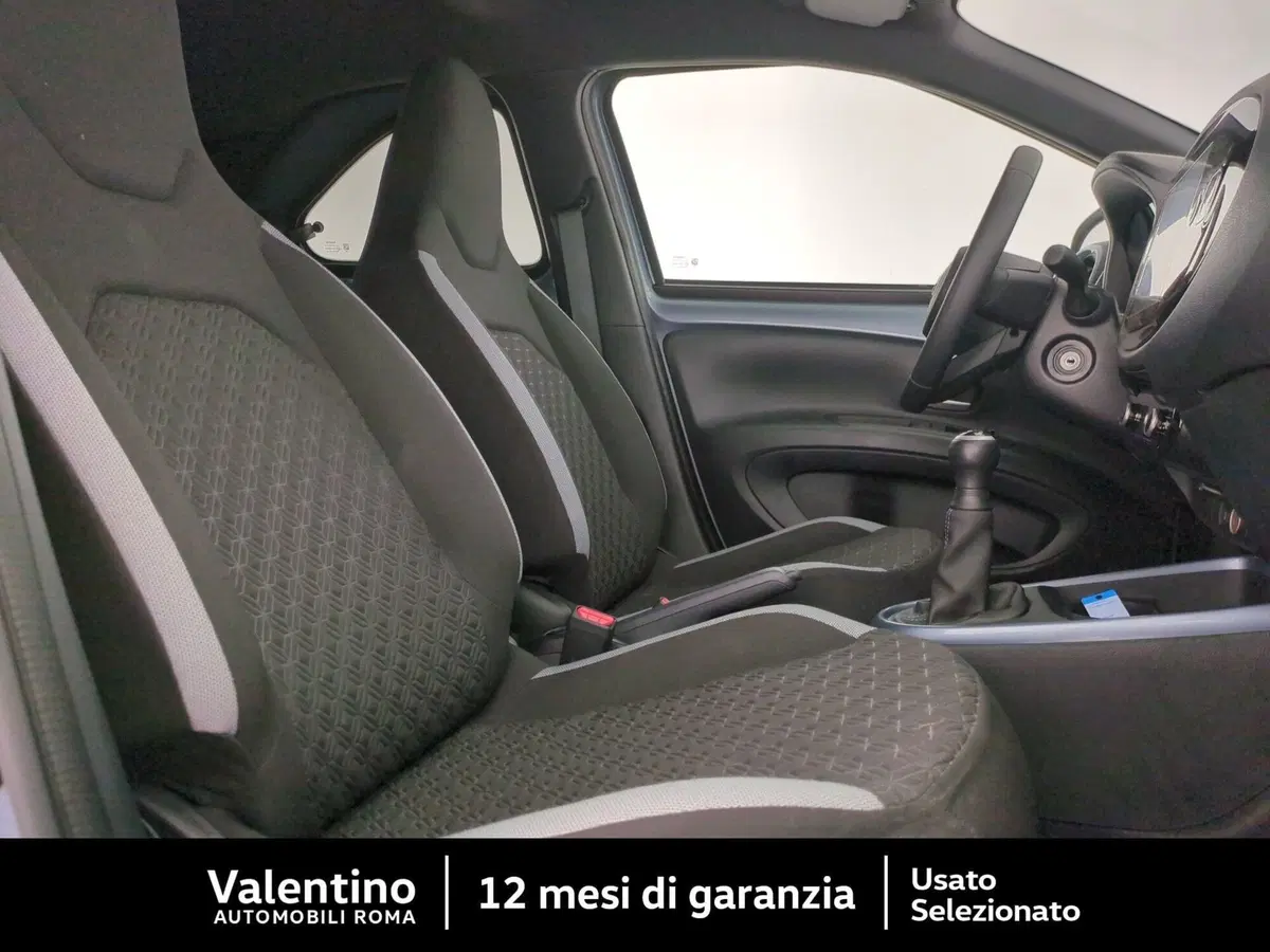 Toyota Aygo X usata a Roma (13)