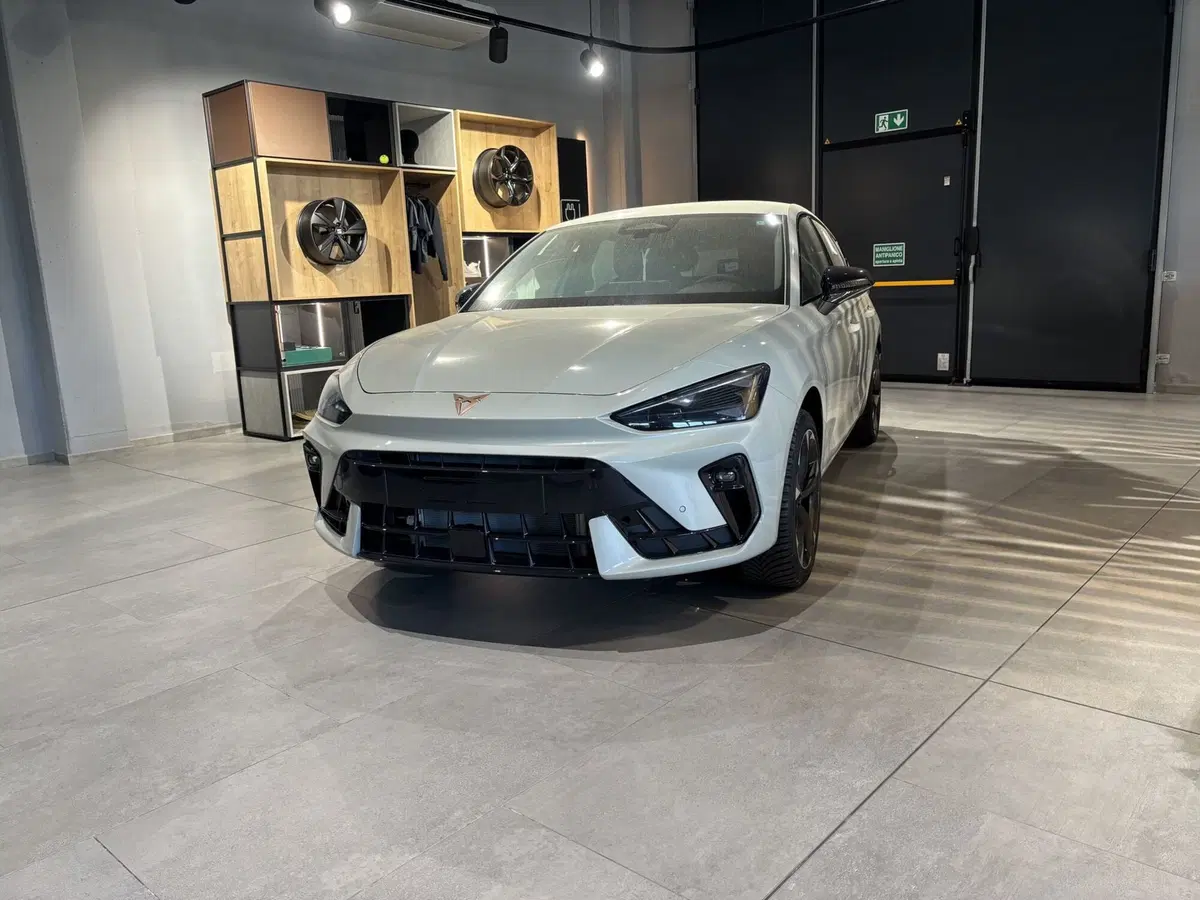 Cupra Leon nuova a Ferrara