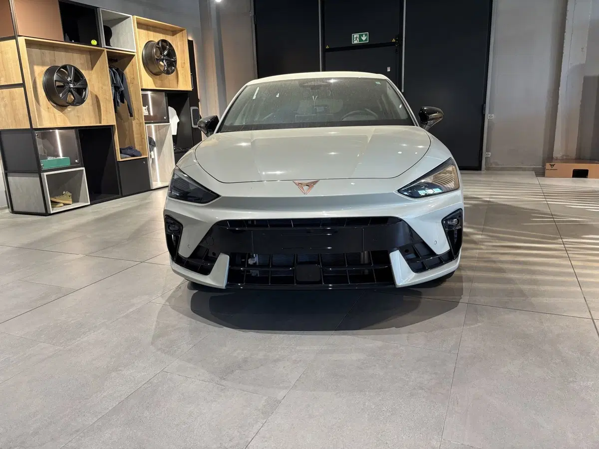 Cupra Leon nuova a Ferrara (2)