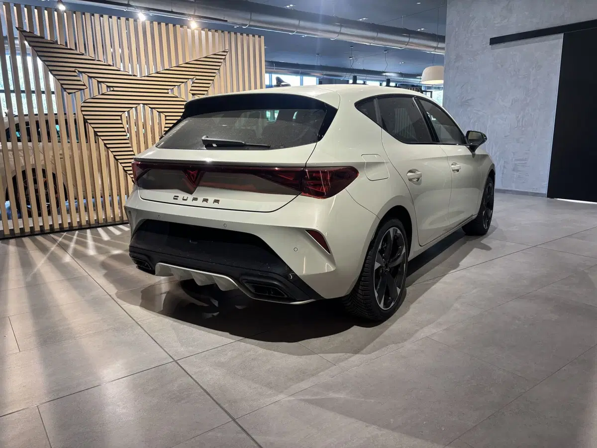 Cupra Leon nuova a Ferrara (5)