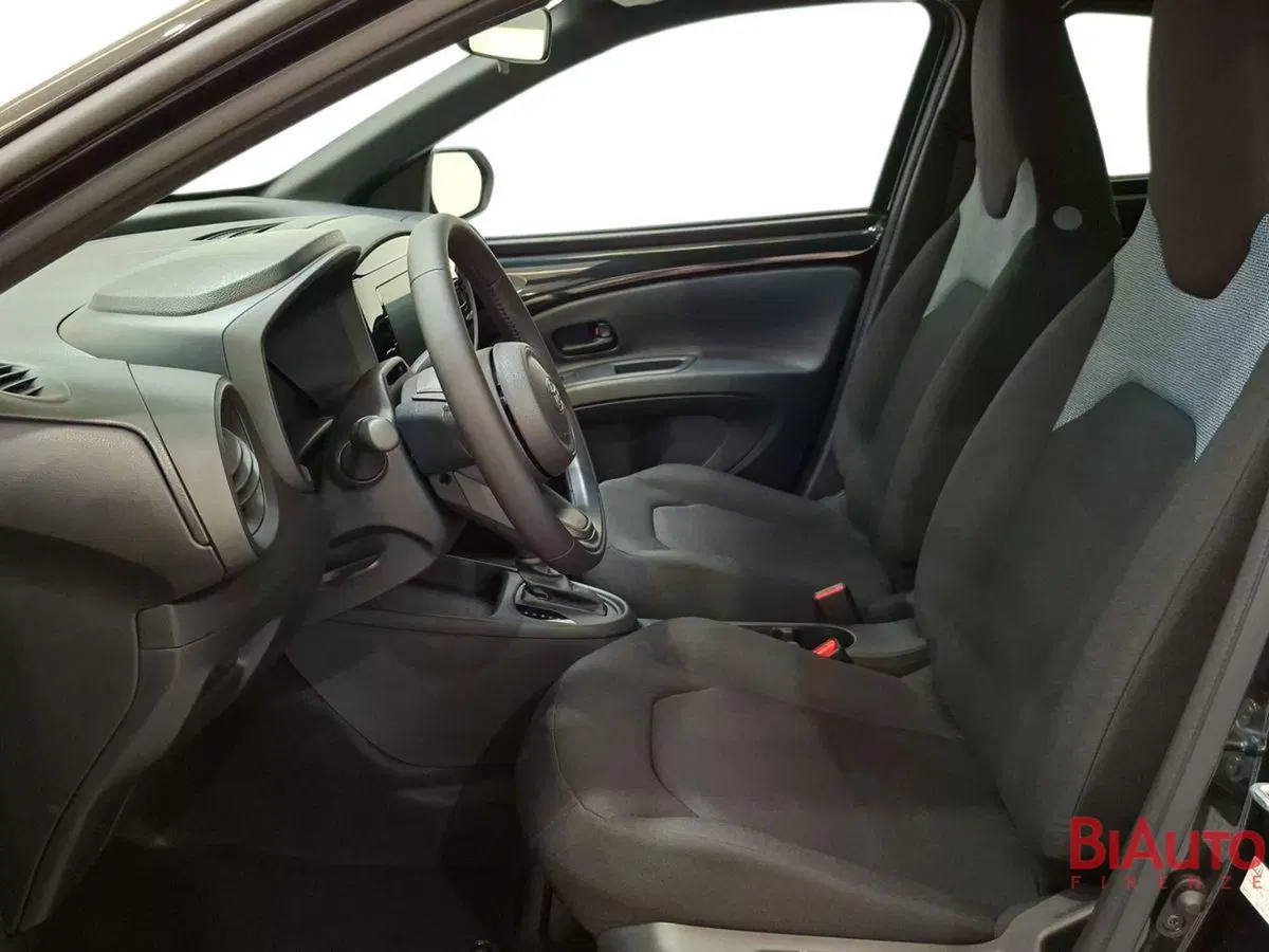 Toyota Aygo X nuova a Firenze (18)