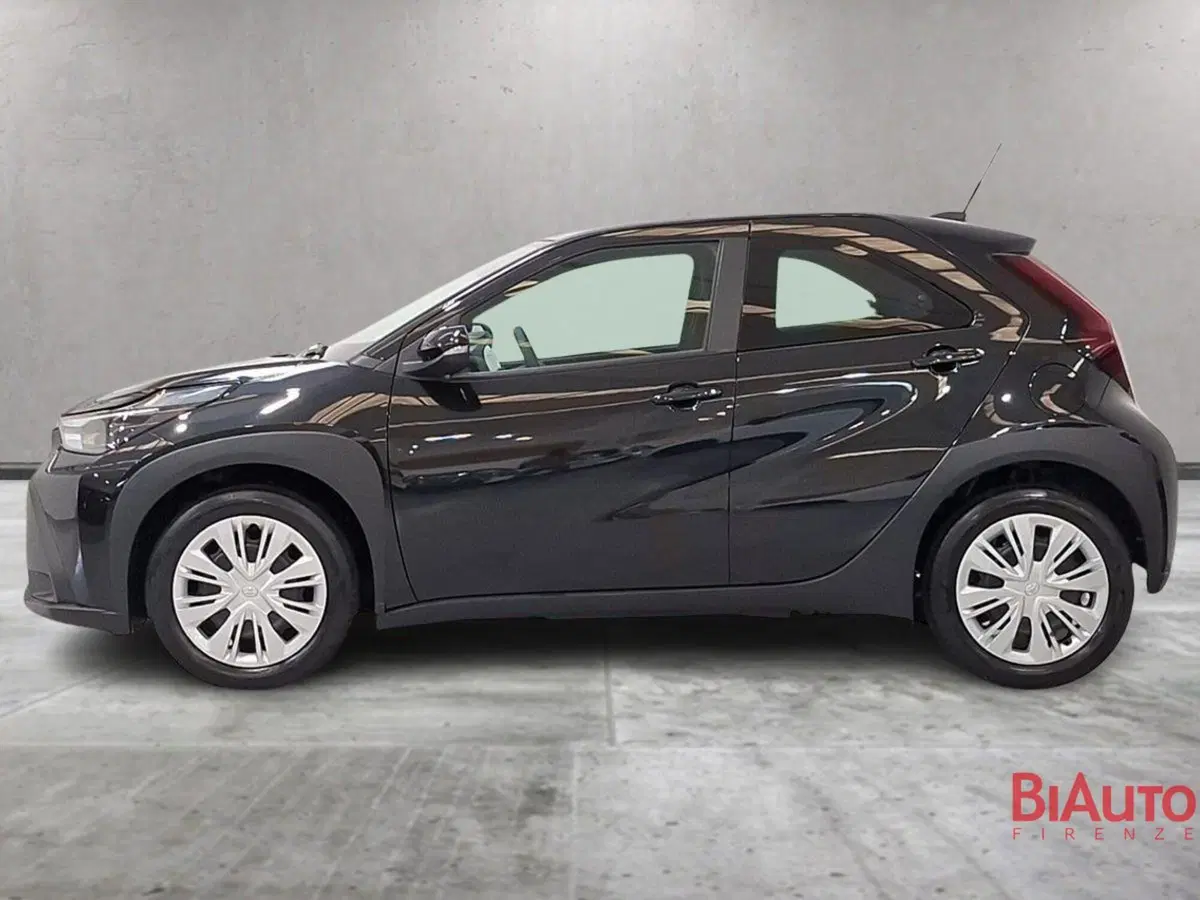 Toyota Aygo X nuova a Firenze (2)