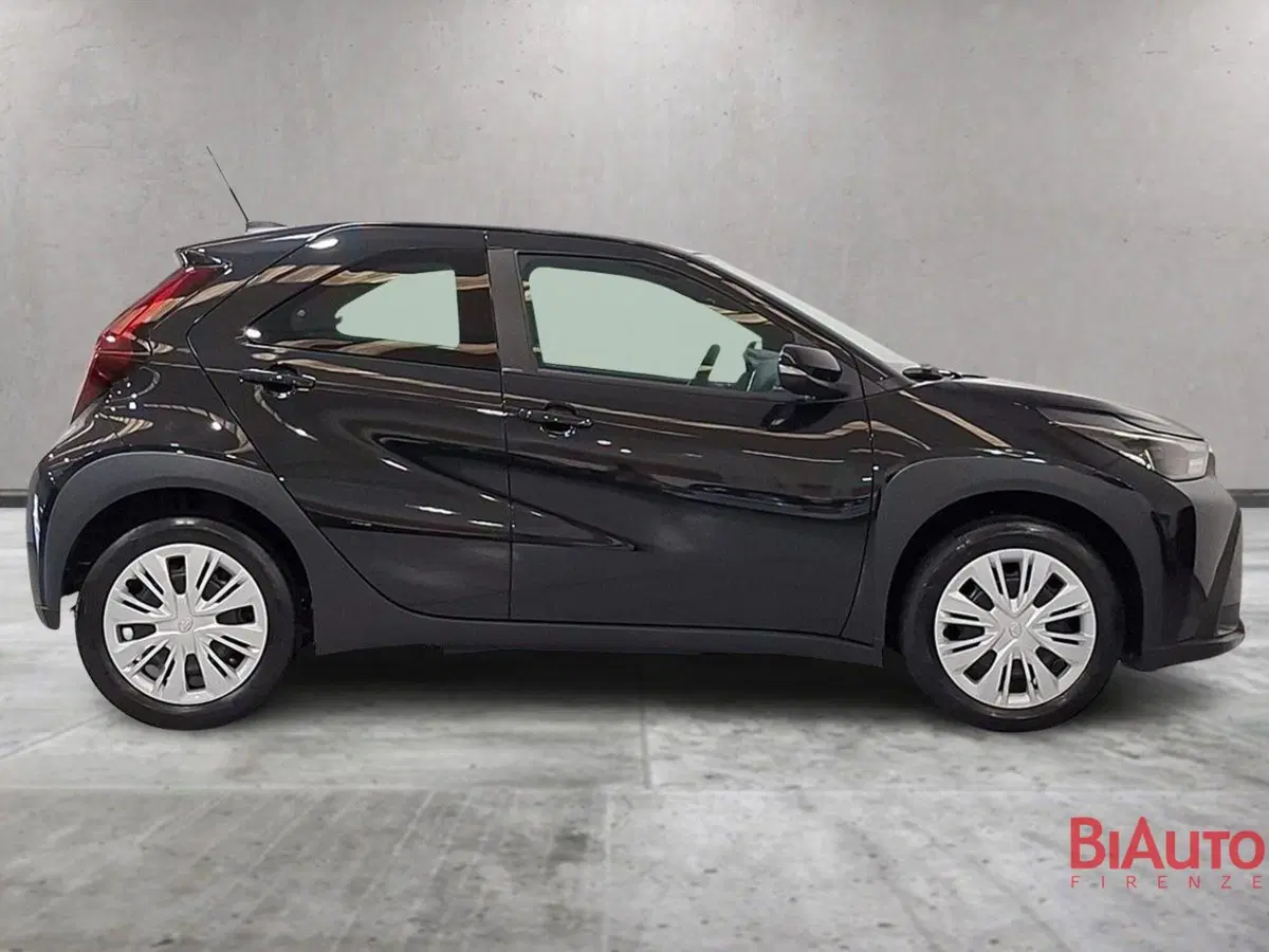 Toyota Aygo X nuova a Firenze (3)