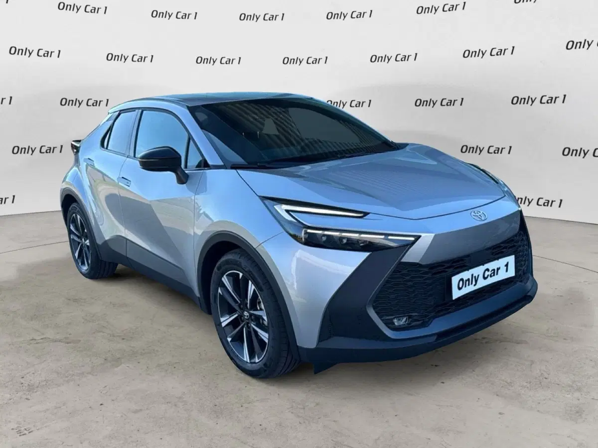 Toyota Toyota C-HR nuova a Ferrara