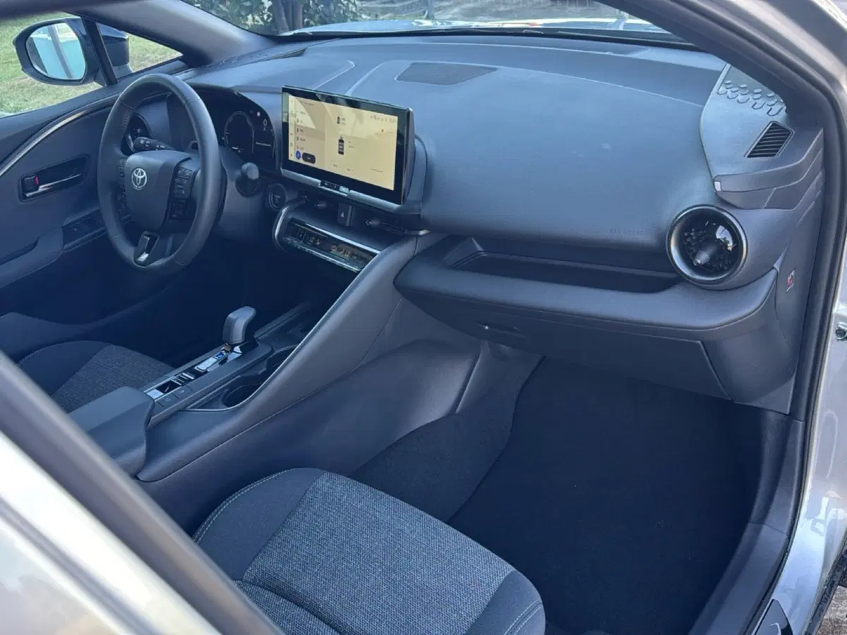 Toyota Toyota C-HR nuova a Ferrara (11)