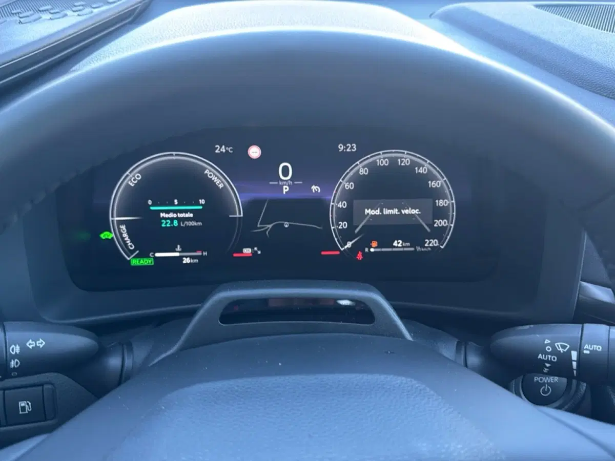 Toyota Toyota C-HR nuova a Ferrara (16)