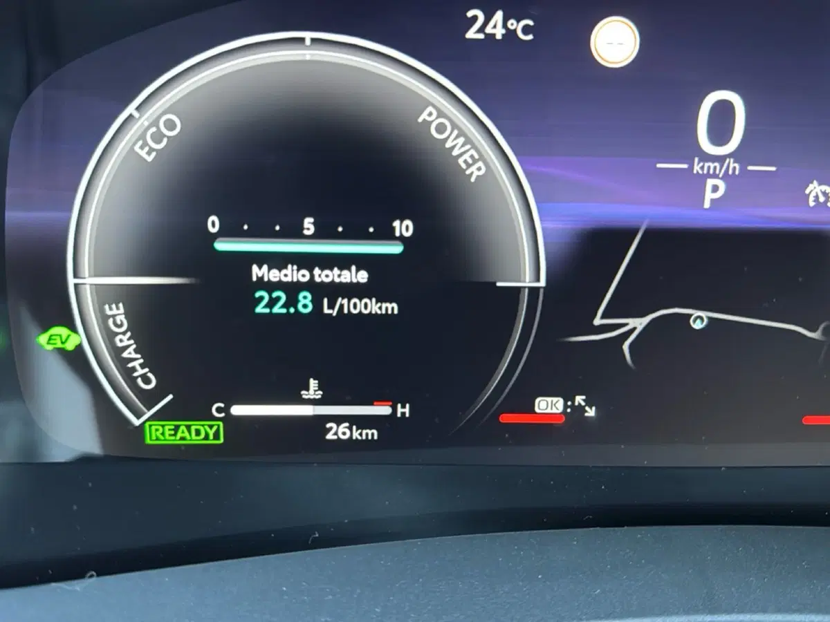 Toyota Toyota C-HR nuova a Ferrara (17)