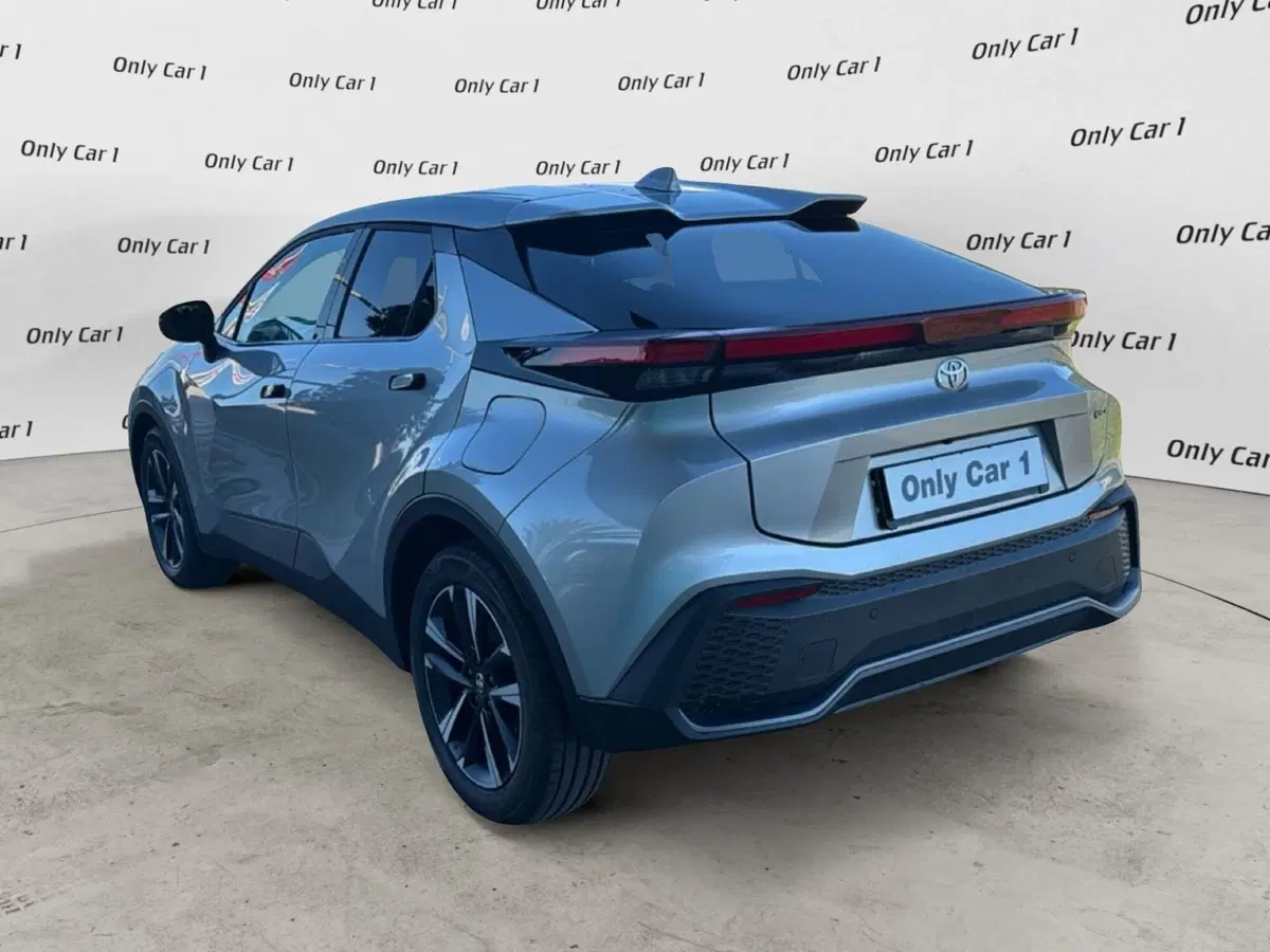 Toyota Toyota C-HR nuova a Ferrara (4)