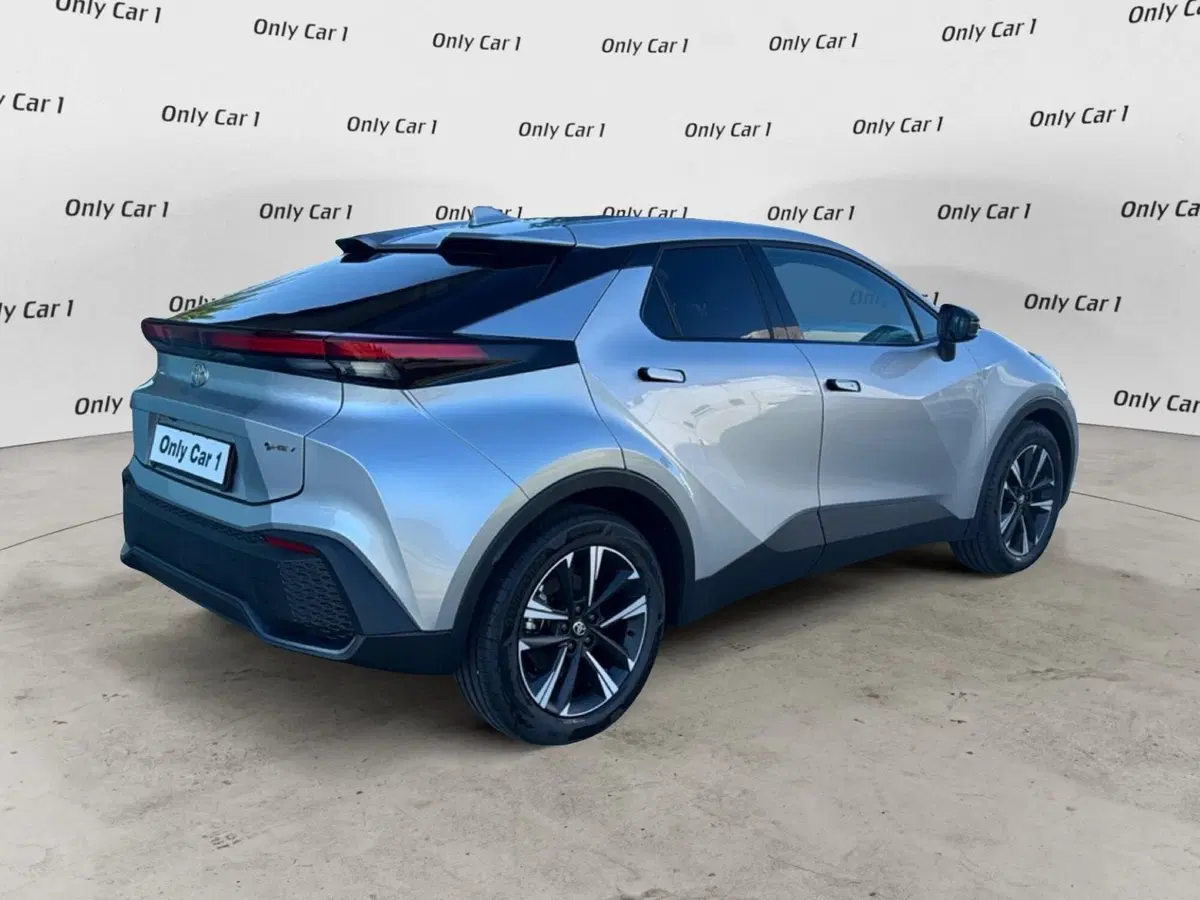 Toyota Toyota C-HR nuova a Ferrara (5)