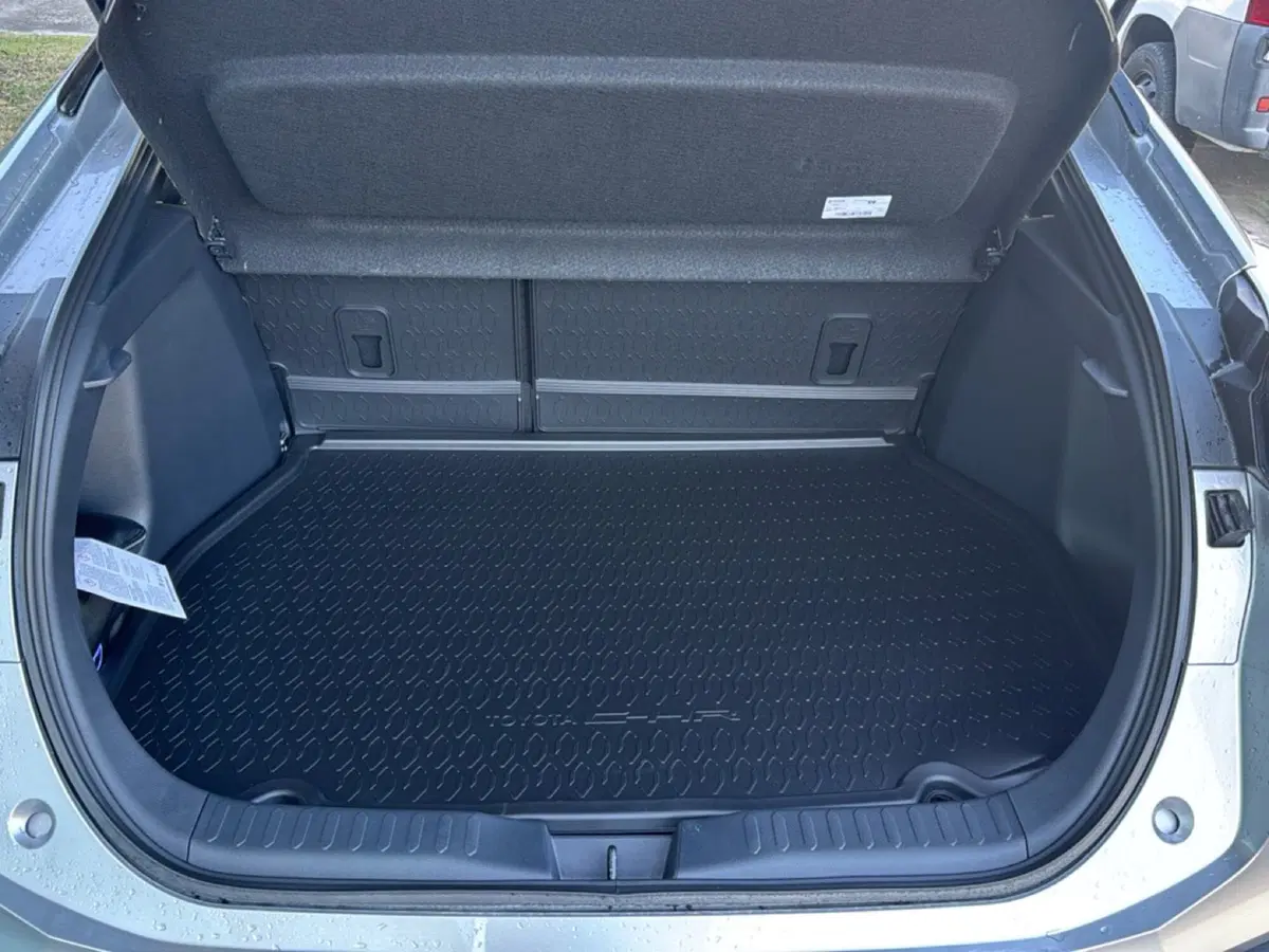 Toyota Toyota C-HR nuova a Ferrara (7)