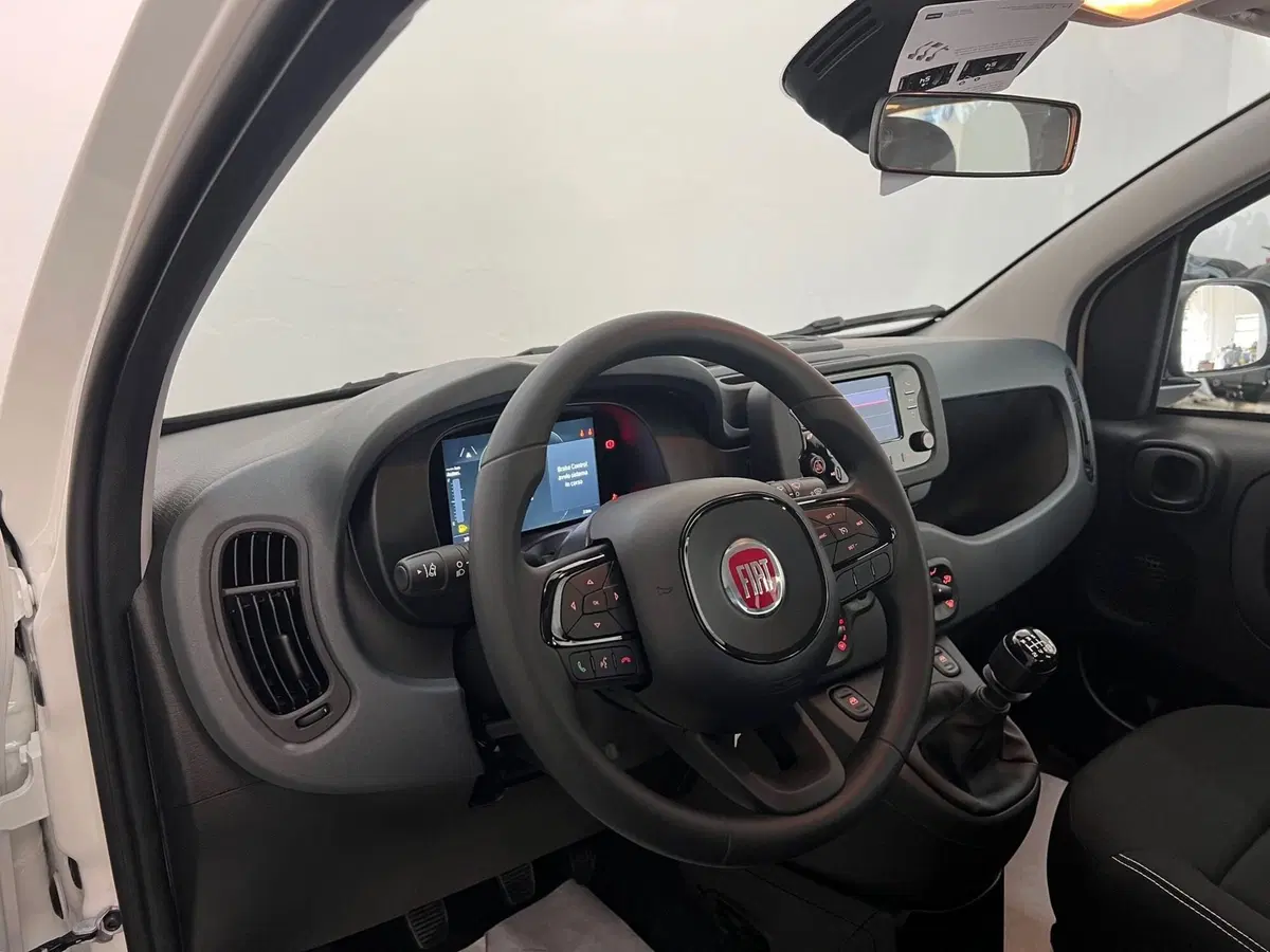 Fiat Panda Cross nuova a Bari (10)