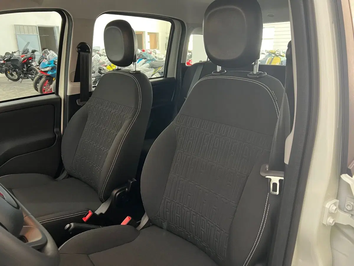 Fiat Panda Cross nuova a Bari (11)
