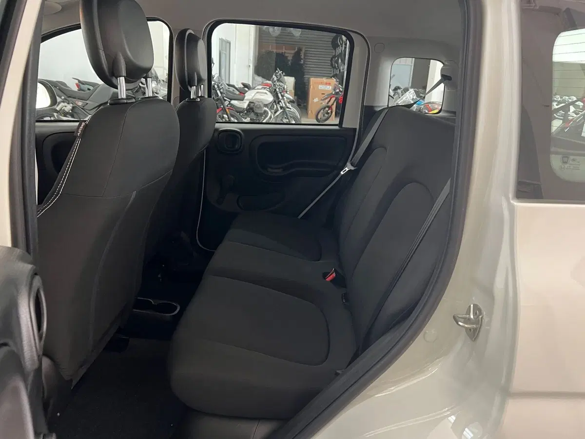 Fiat Panda Cross nuova a Bari (13)