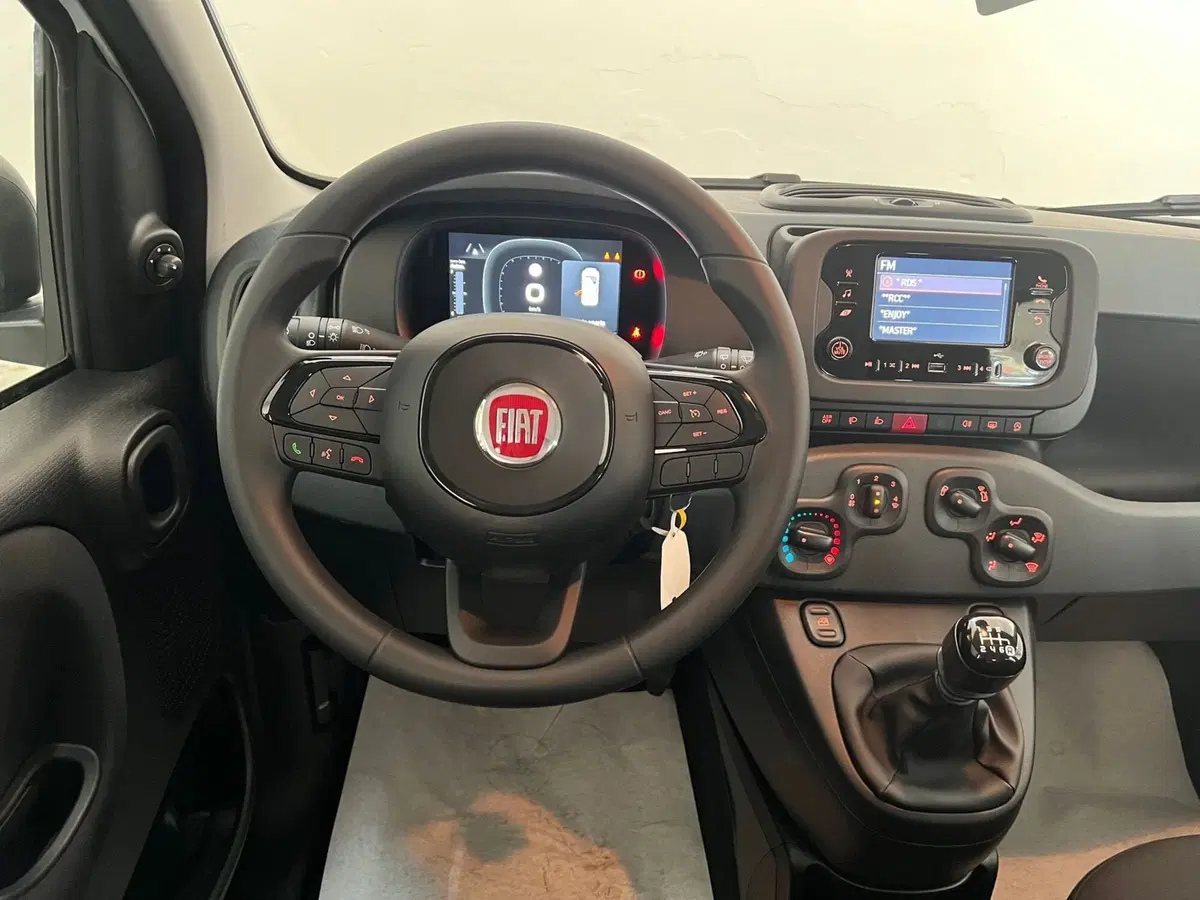 Fiat Panda Cross nuova a Bari (14)