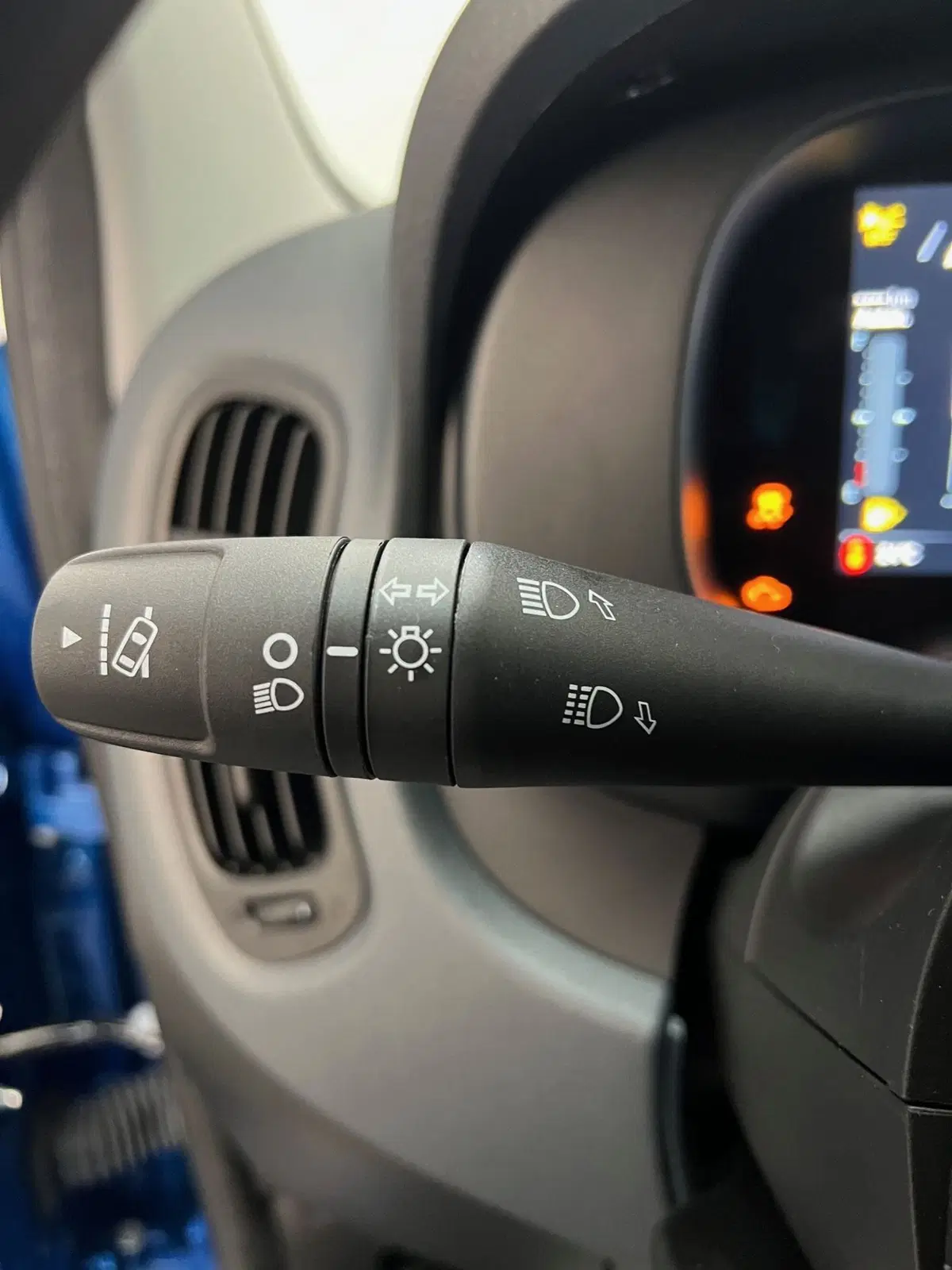 Fiat Panda Cross nuova a Bari (19)