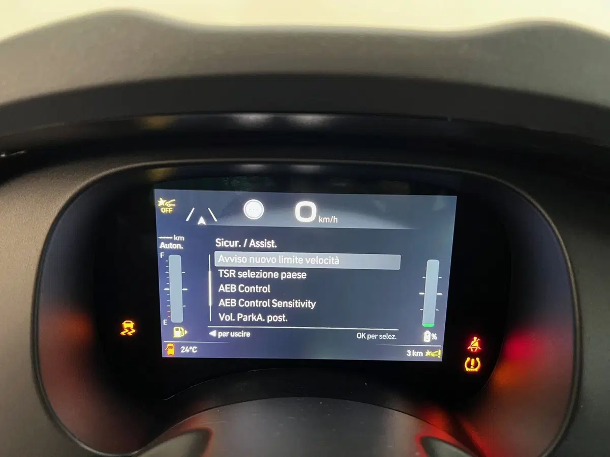 Fiat Panda Cross nuova a Bari (20)