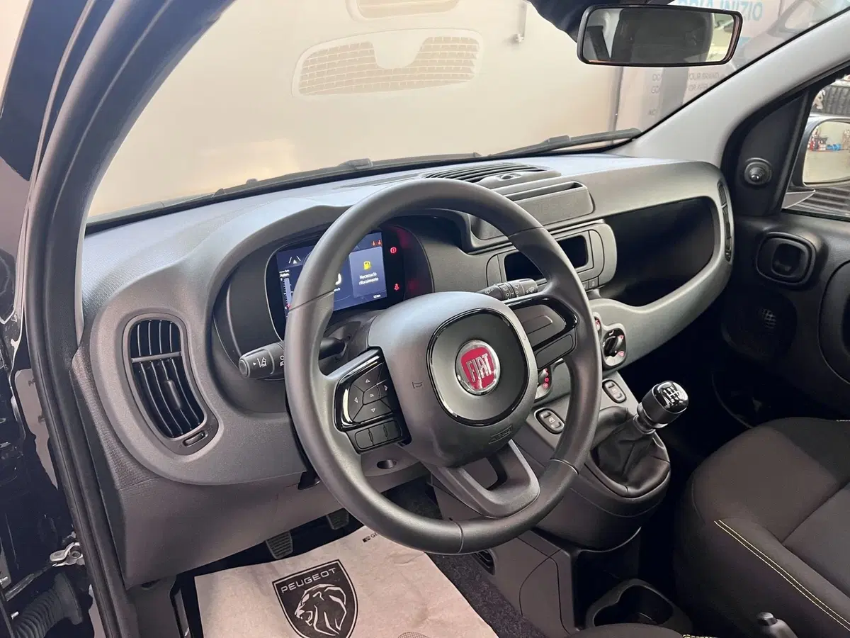 Fiat Panda Cross nuova a Bari (12)