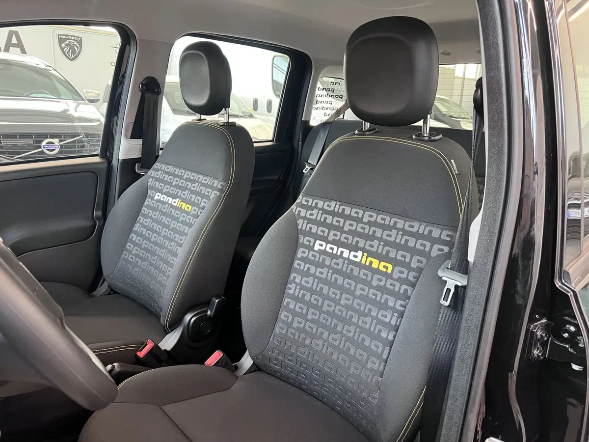 Fiat Panda Cross nuova a Bari (13)