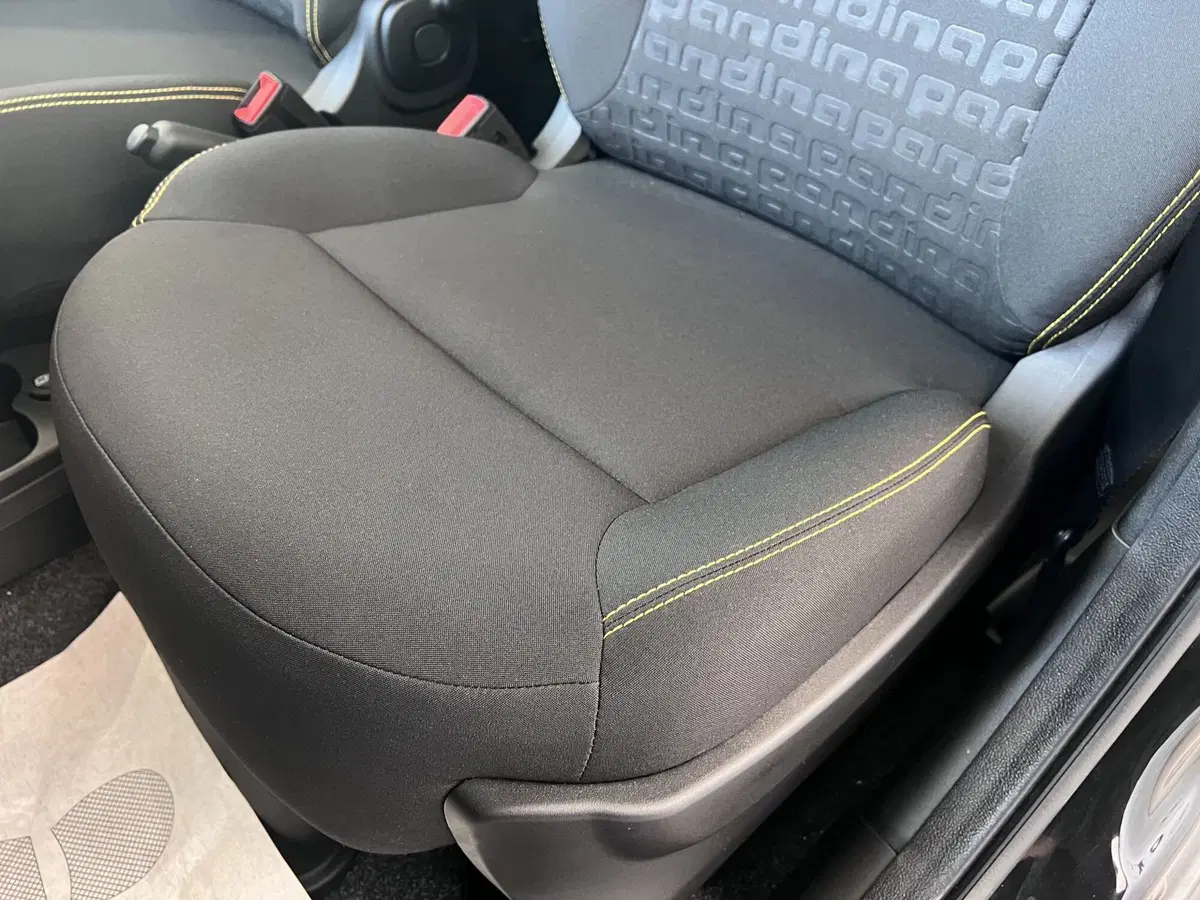 Fiat Panda Cross nuova a Bari (14)