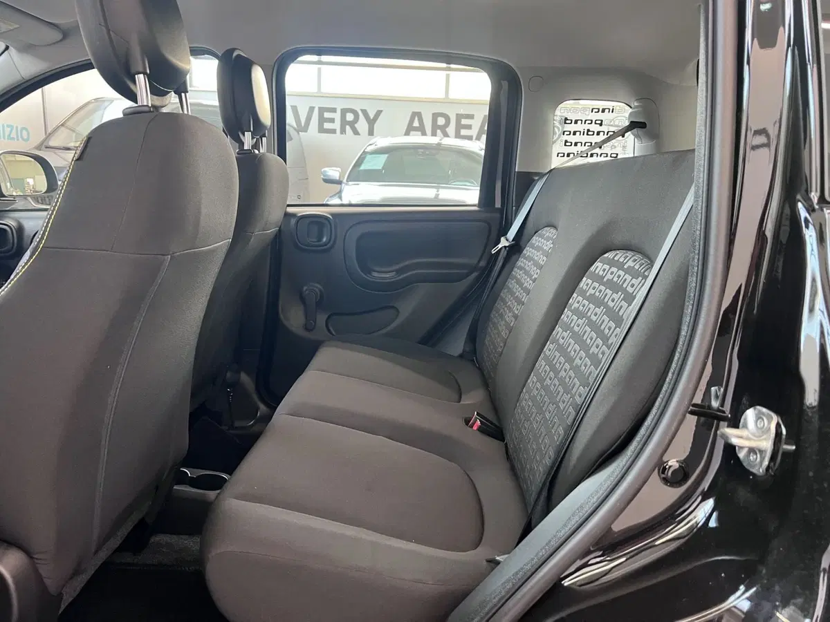 Fiat Panda Cross nuova a Bari (15)