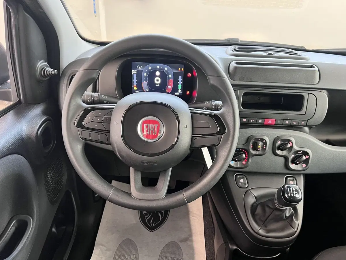 Fiat Panda Cross nuova a Bari (17)