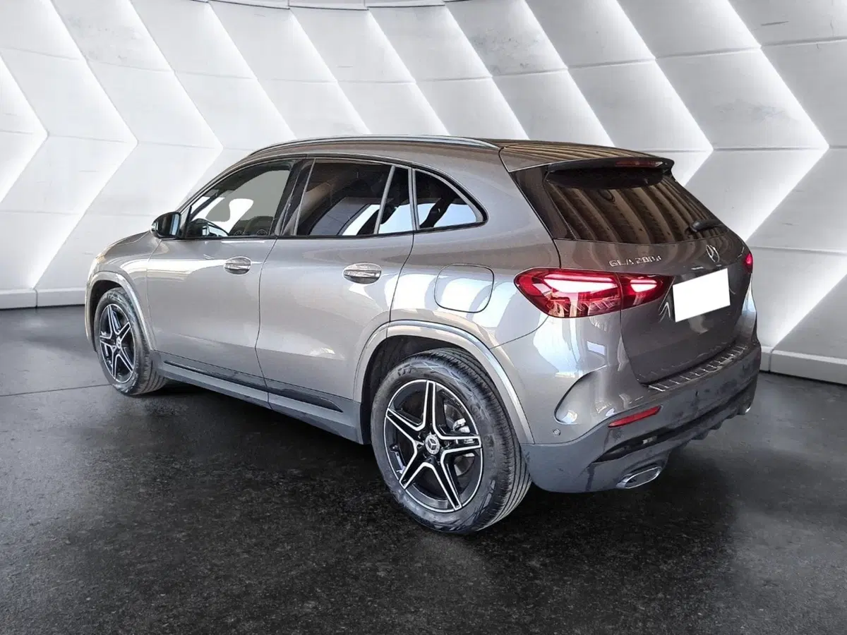 Mercedes-Benz GLA SUV usata a Salerno (7)