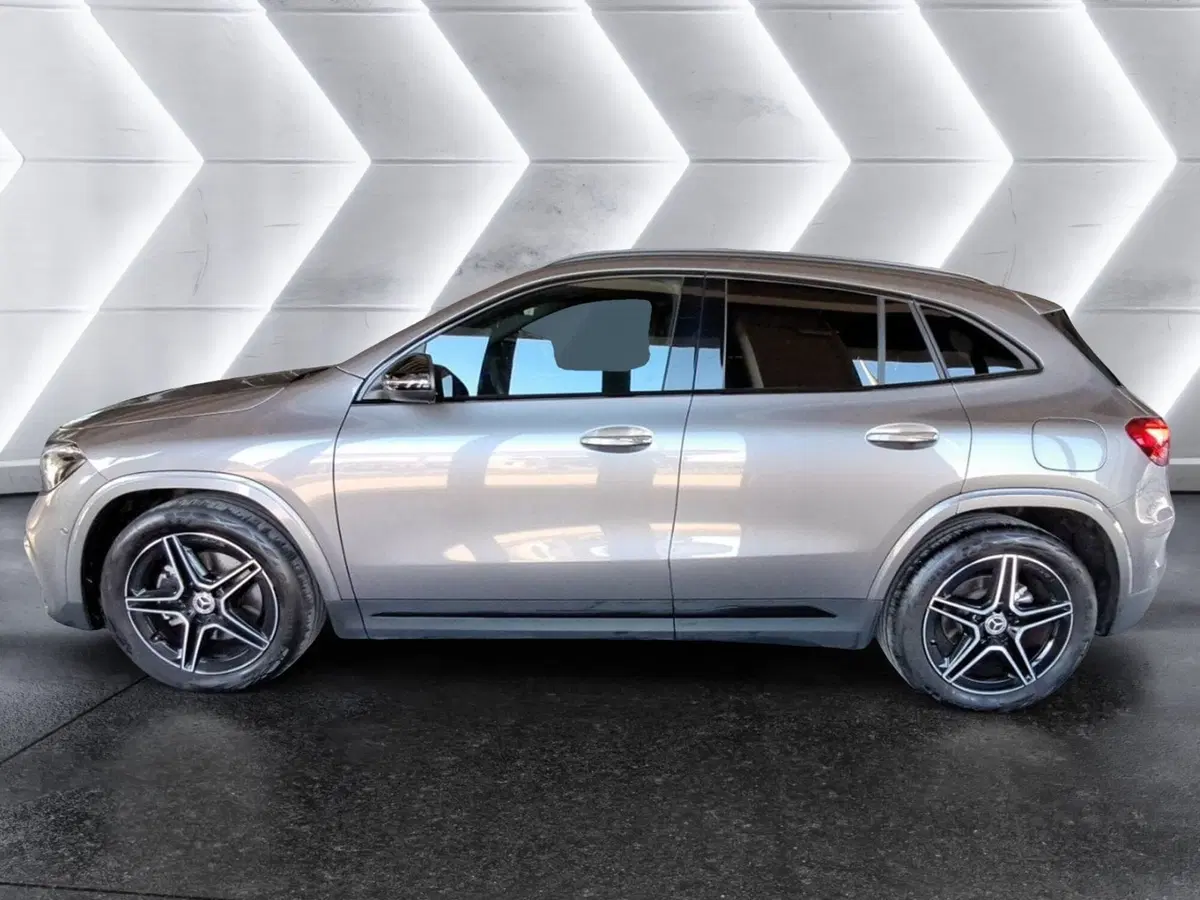 Mercedes-Benz GLA SUV usata a Salerno (8)