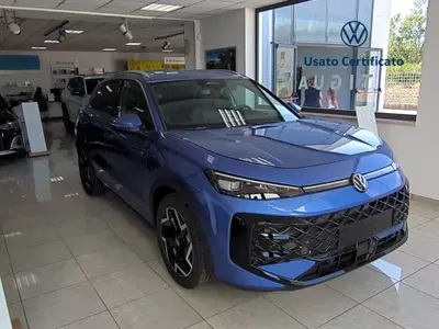 Volkswagen T-Roc 1.5 etsi R-Line 150cv dsg nuova a Benevento