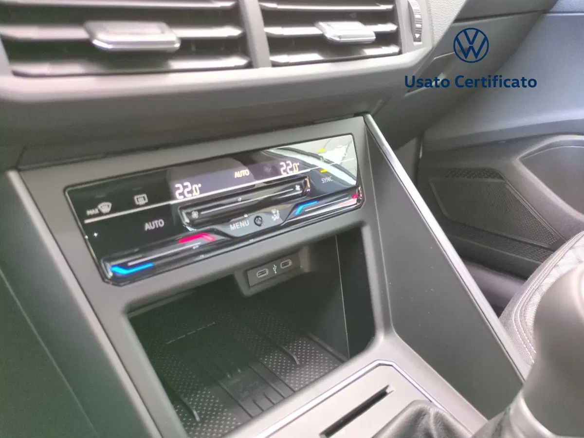 Volkswagen Taigo nuova a Avellino (19)