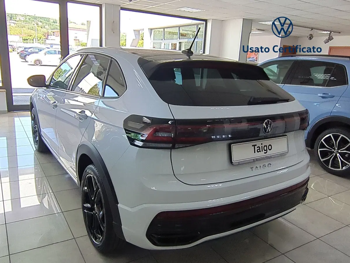 Volkswagen Taigo nuova a Avellino (4)