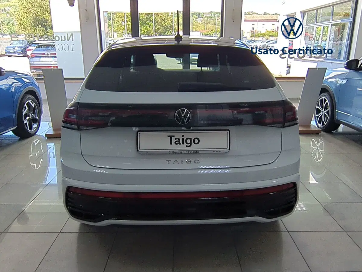 Volkswagen Taigo nuova a Avellino (5)
