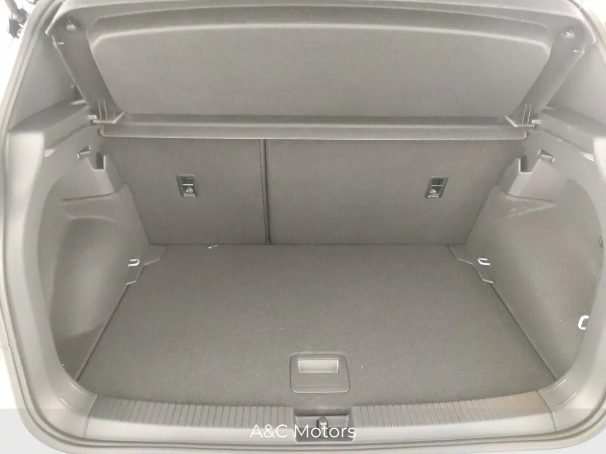 Volkswagen T-Cross nuova a Napoli (10)