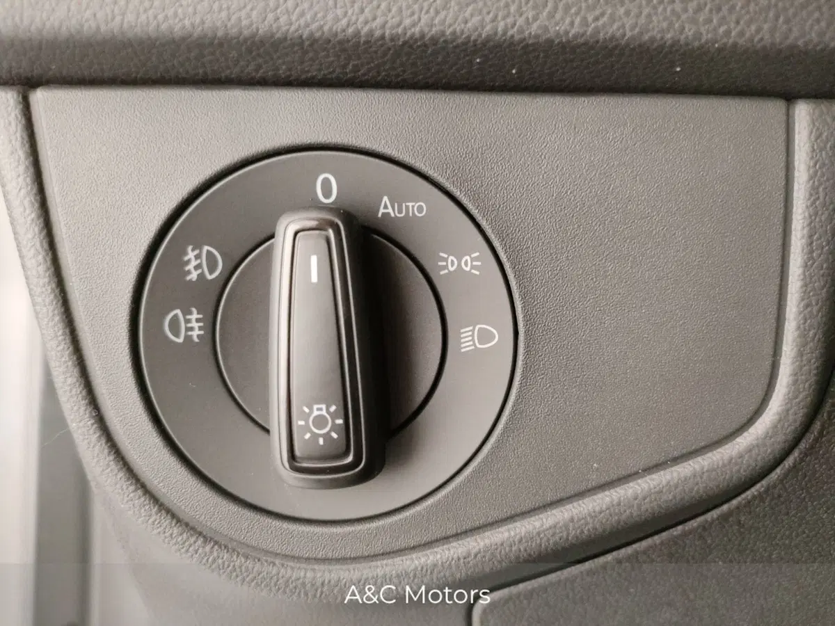 Volkswagen Taigo nuova a Napoli (10)
