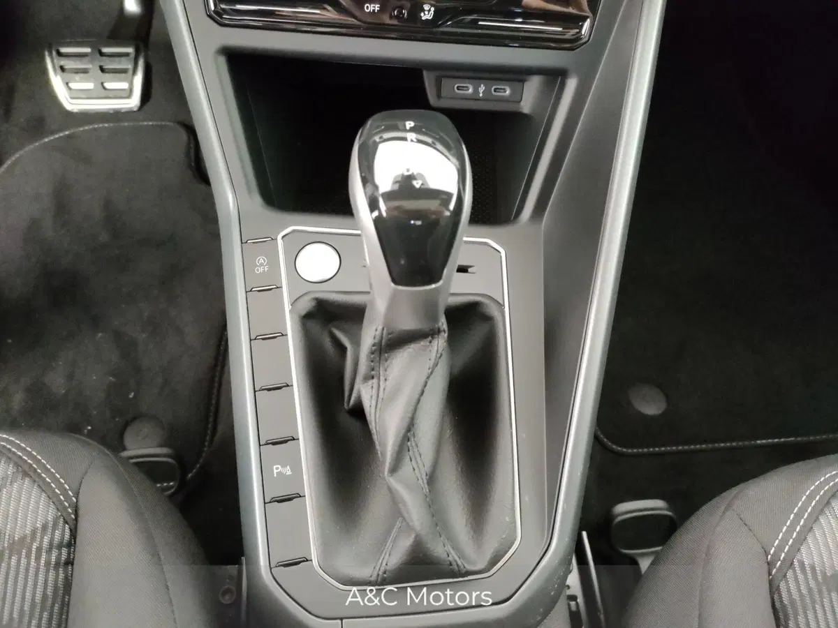 Volkswagen Taigo nuova a Napoli (13)