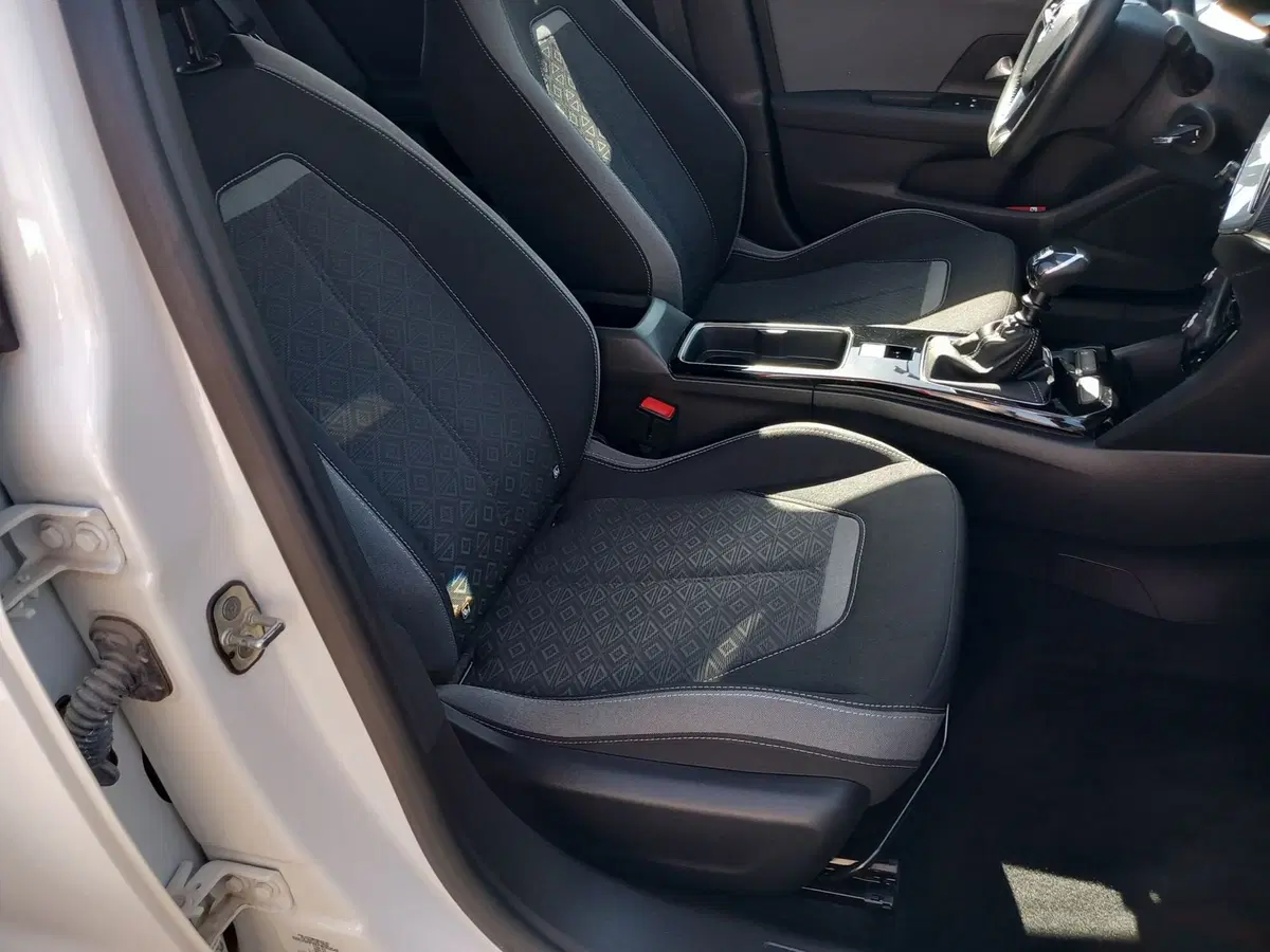 Opel Mokka usata a Lucca (13)