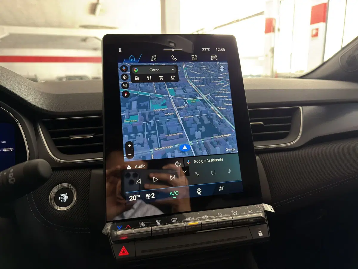 Renault Symbioz usata a Milano (11)