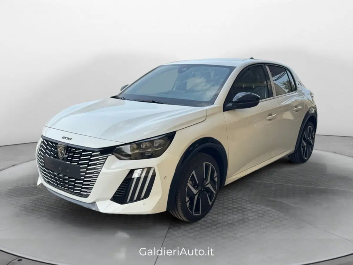 Peugeot 208 nuova a Salerno