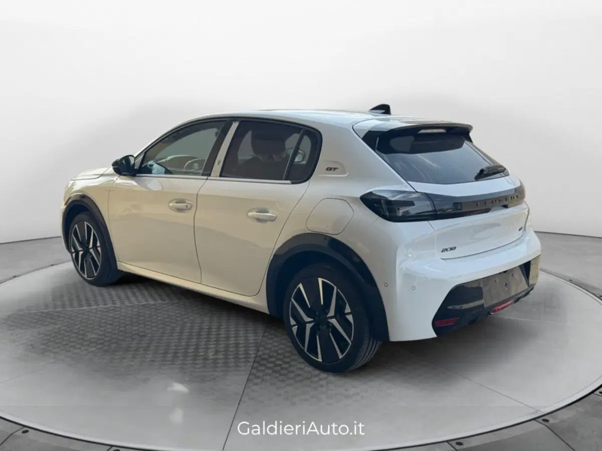 Peugeot 208 nuova a Salerno (3)