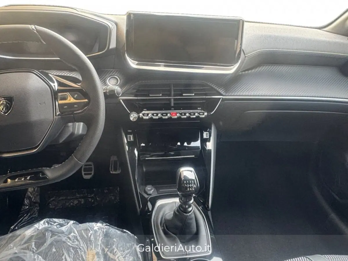 Peugeot 208 nuova a Salerno (5)
