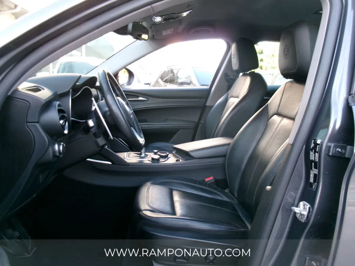 Alfa Romeo Stelvio usata a Venezia (10)