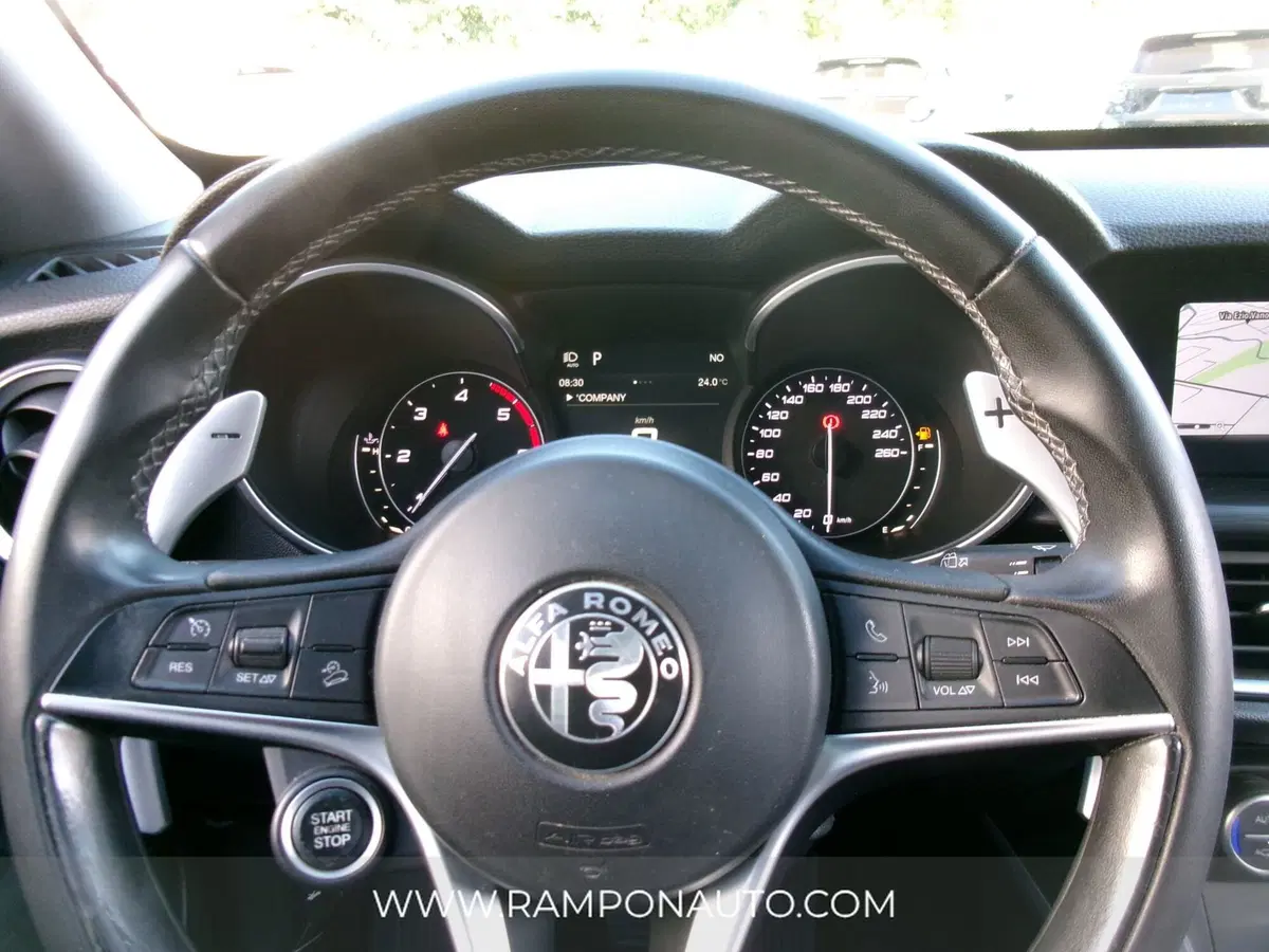 Alfa Romeo Stelvio usata a Venezia (12)