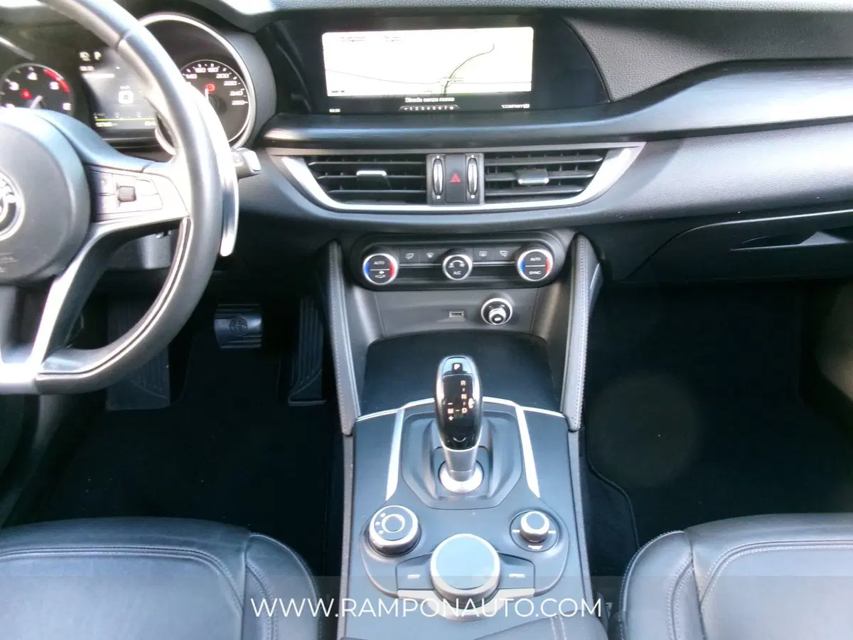 Alfa Romeo Stelvio usata a Venezia (14)