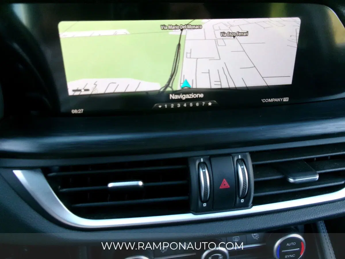 Alfa Romeo Stelvio usata a Venezia (17)